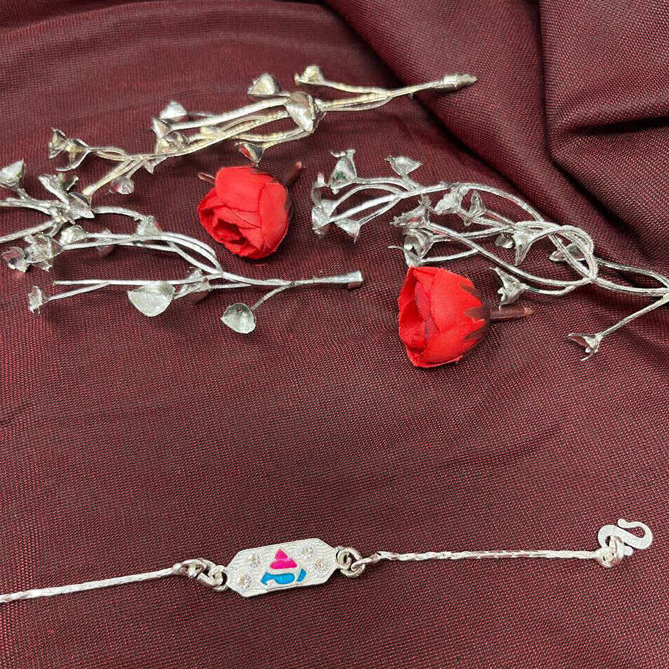 iconic silver rakhi